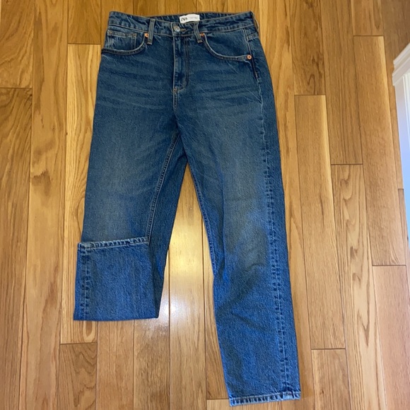 Zara mid wash mom jeans - Picture 3 of 5